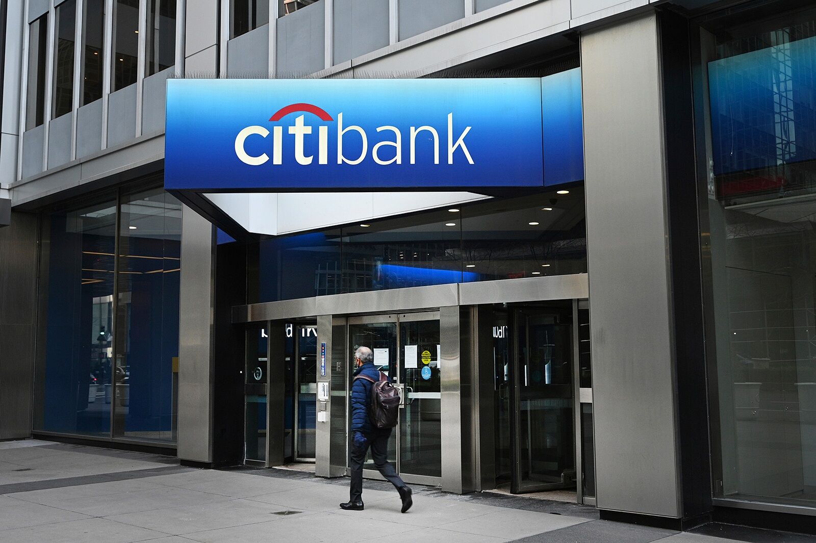 NY: Citigroup & JPMorgan Consider Termination For Unvaccinat